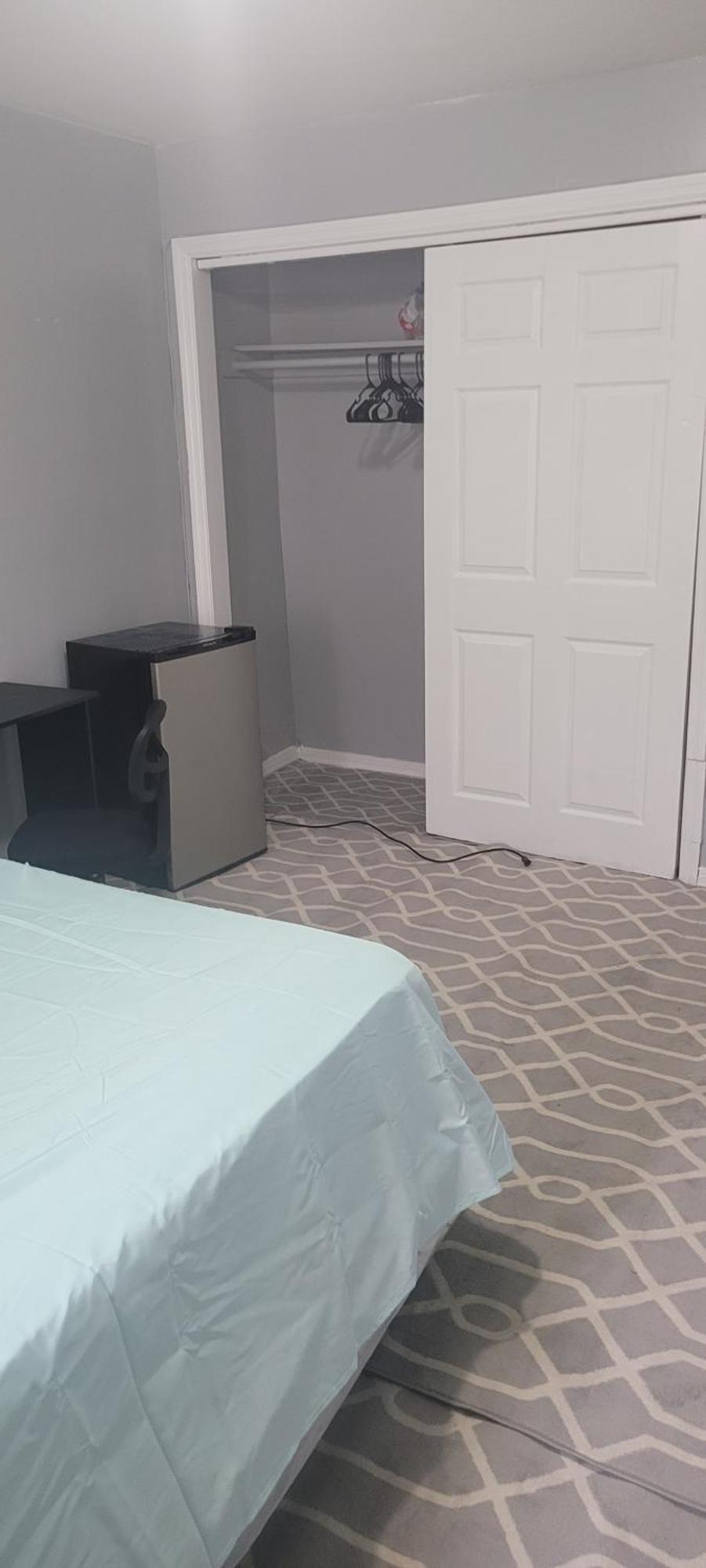 Room In A Beach House With King Size Bed In A Landlord Hosted Three Bedroom Apartment 뉴욕 외부 사진